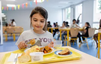 cantine scolaire enfants